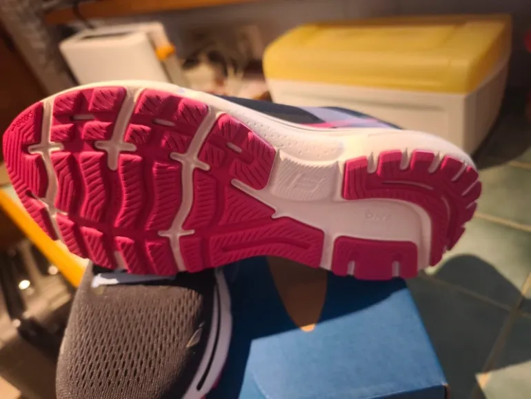 Used Brooks Running Shoes bike — image 2 of 4
