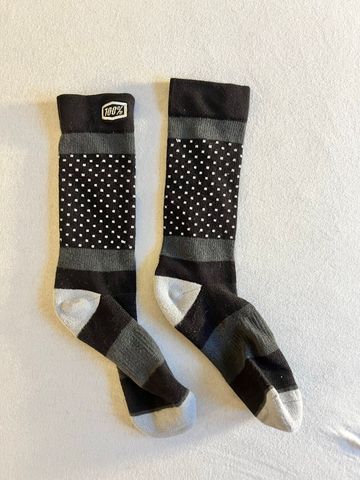 Used 100% MTB Socks bike — image 2 of 3