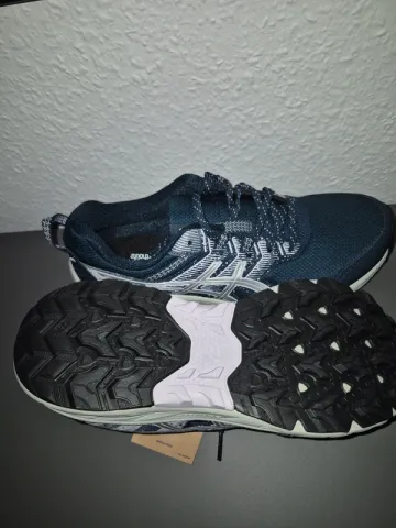Used Asics Gel-Venture 9 bike — image 3 of 5