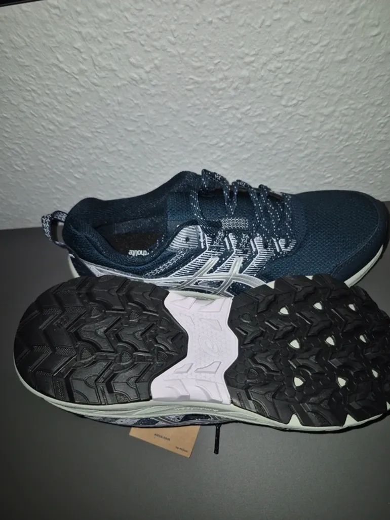 Used Asics Gel-Venture 9 bike — image 3 of 5