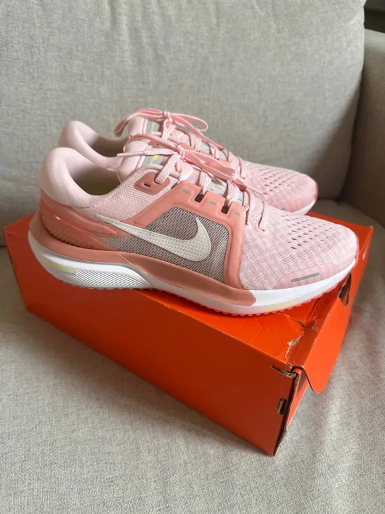 Used Nike Air Zoom Vomero 16 bike — image 4 of 13