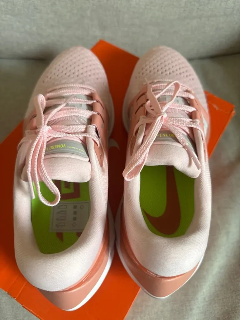 Used Nike Air Zoom Vomero 16 bike — image 7 of 13
