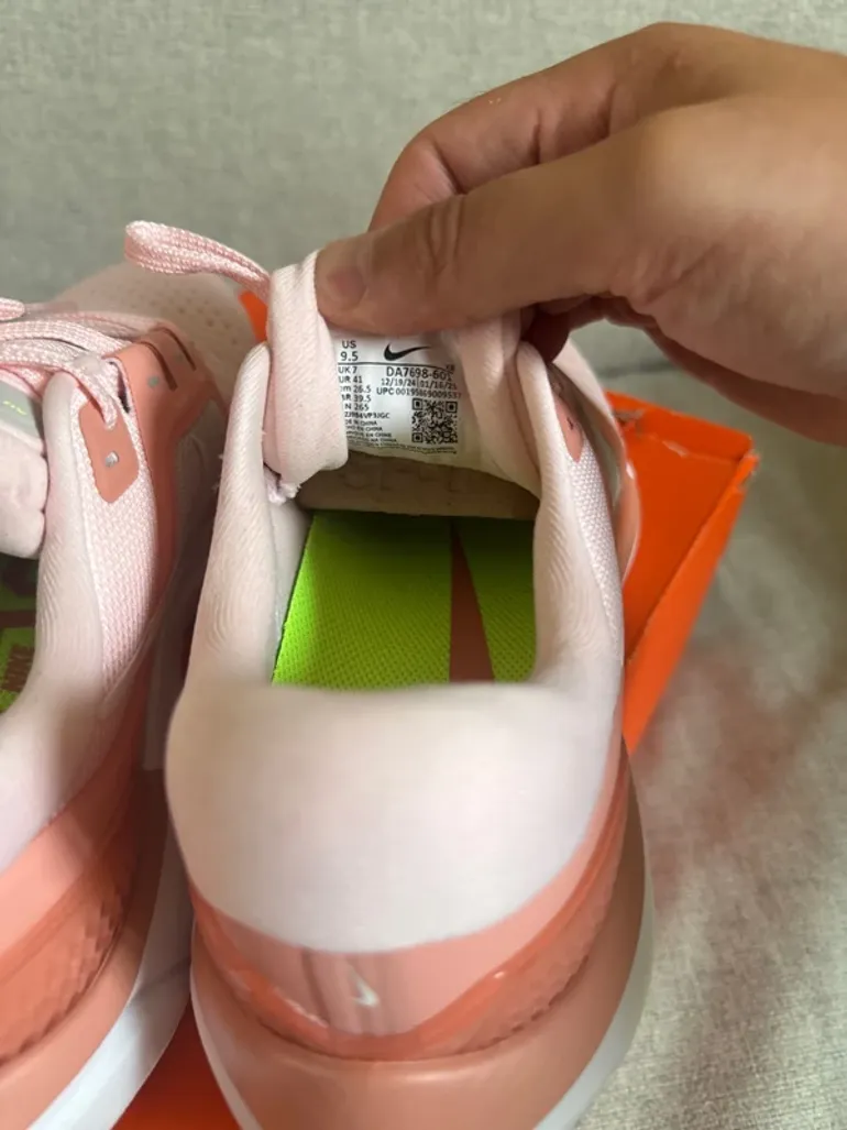 Used Nike Air Zoom Vomero 16 bike — image 8 of 13
