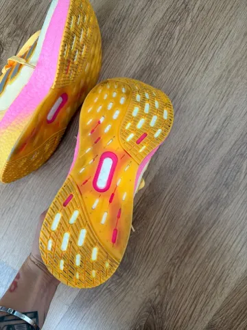 Used Adidas Ultraboost bike — image 3 of 5