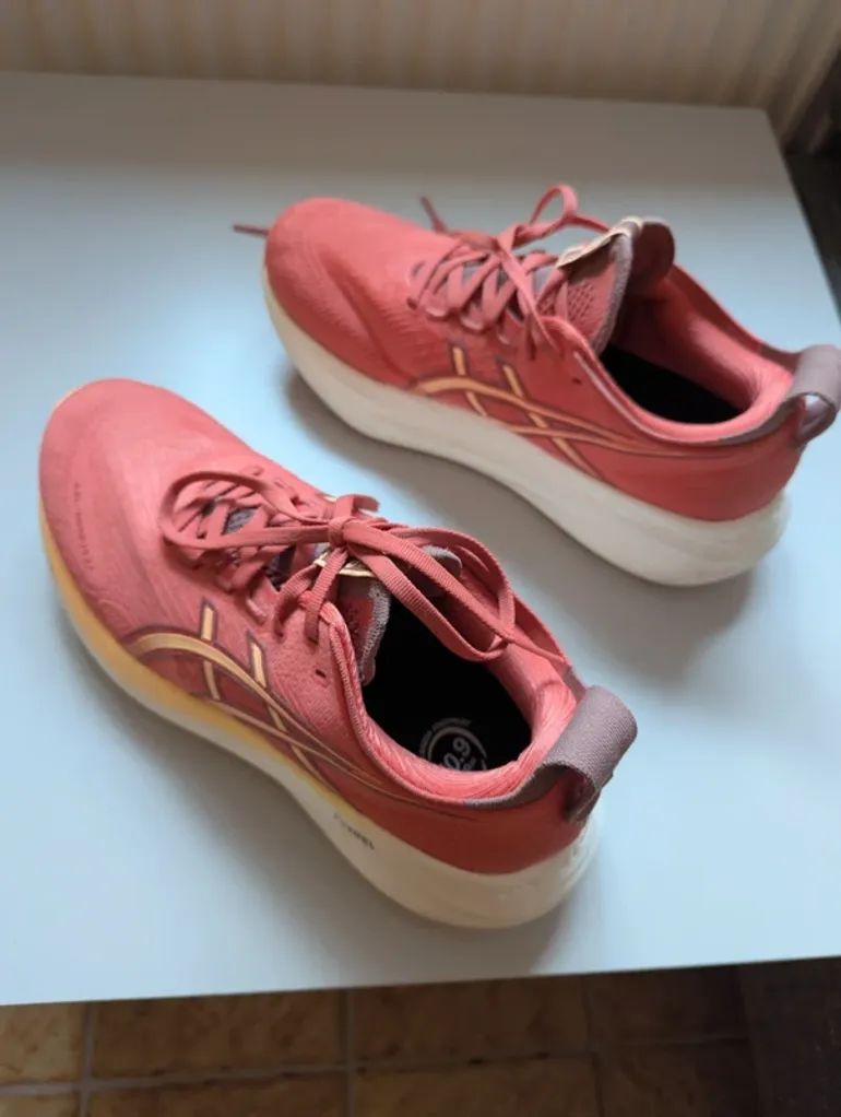 Asics Gel-Nimbus 27 2024 bike usato — immagine 2 di 2
