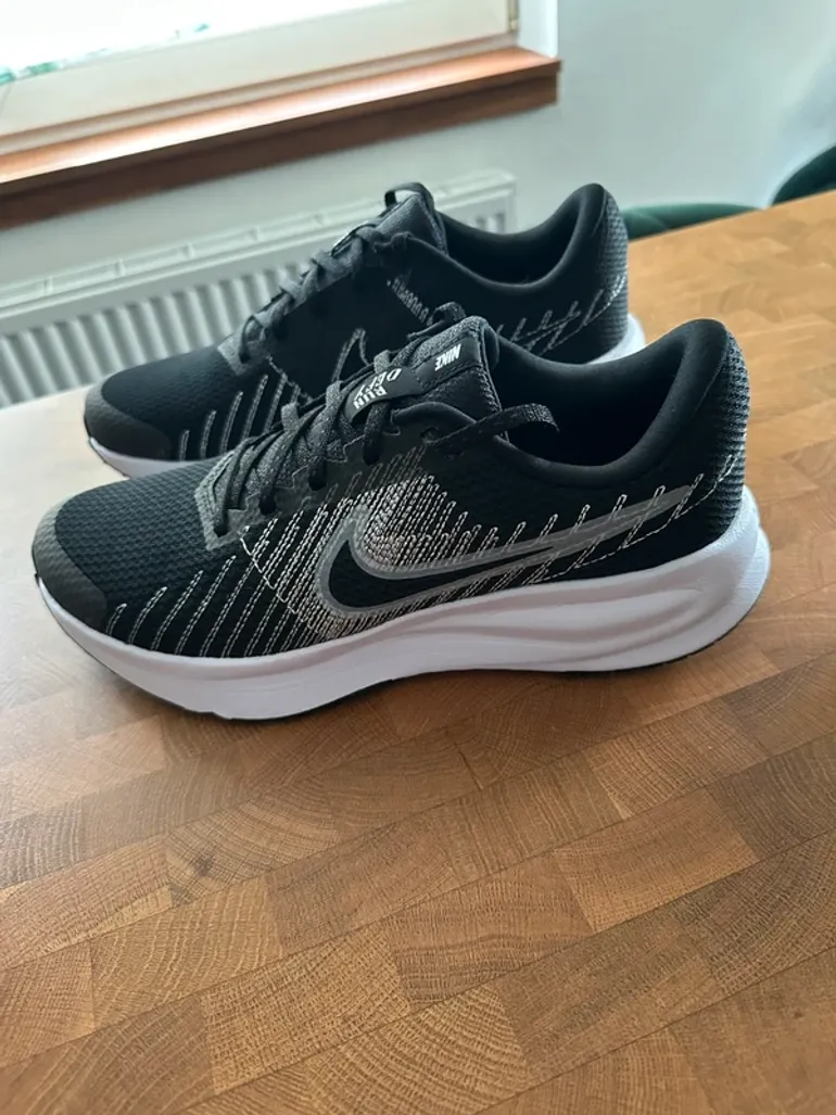 Brugt Nike Run Defy bike — billede 2 af 6