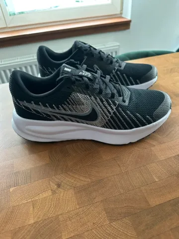 Brugt Nike Run Defy bike — billede 1 af 6