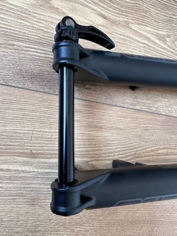 Brugt Sr Suntour XCR34 Fork 2025 bike — billede 10 af 11