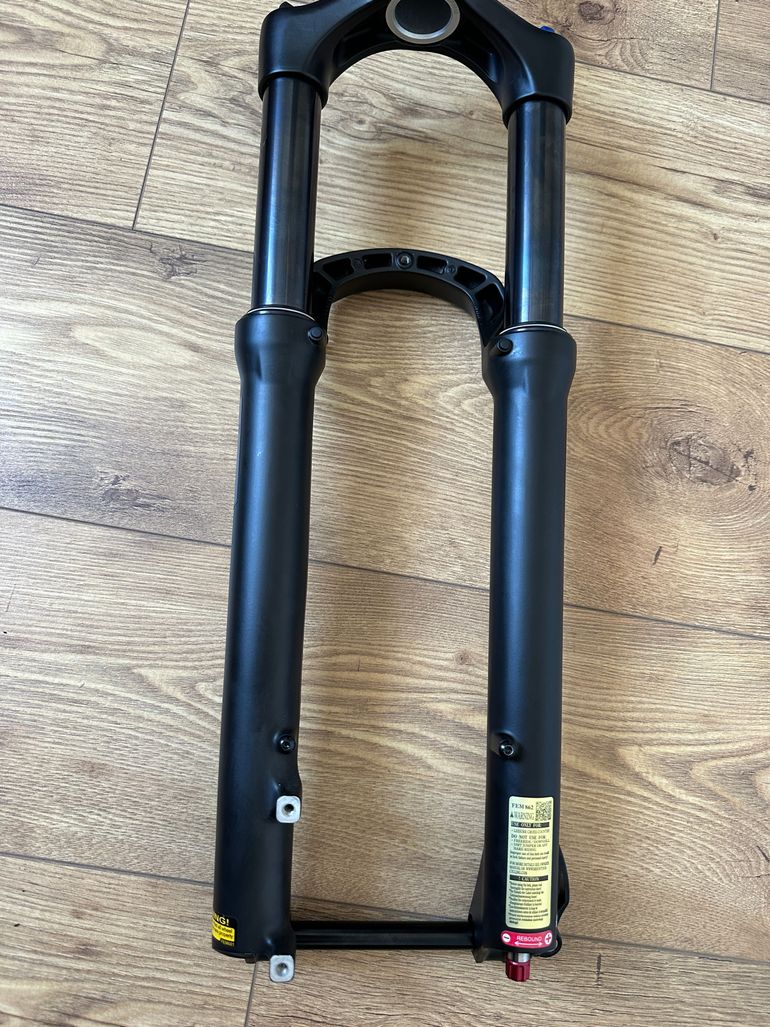 Brugt Sr Suntour XCR34 Fork 2025 bike — billede 8 af 11