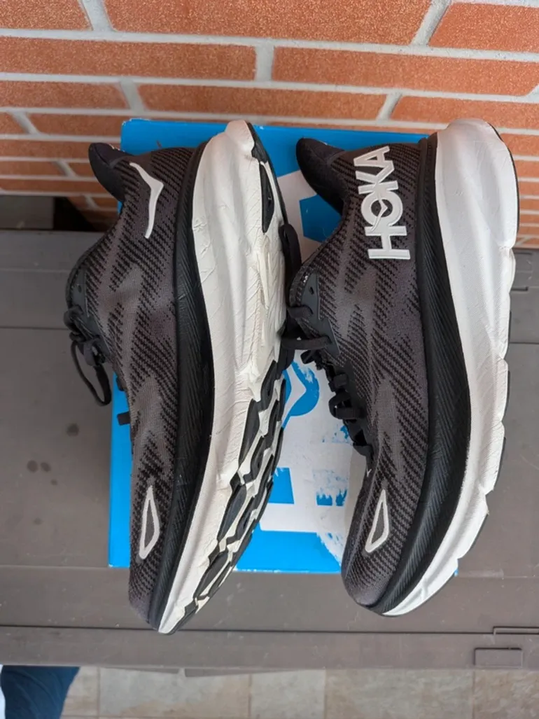 Brugt Hoka Clifton 9 bike — billede 2 af 6