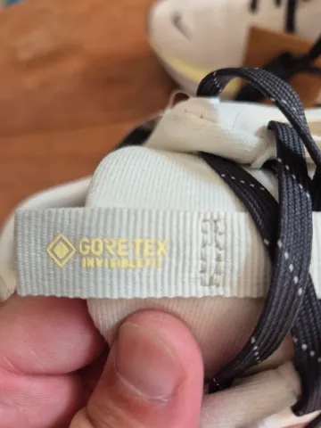 Used Nike reactx Infinity rn4 gore tex bike — image 5 of 5