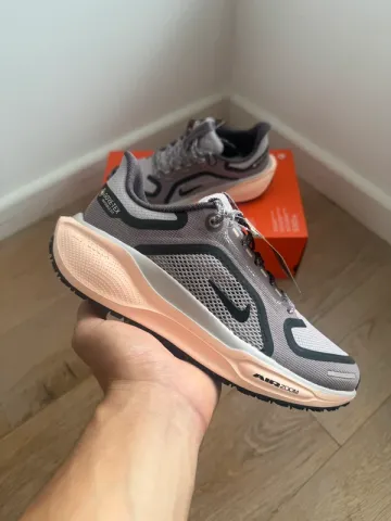 Použité Pegasus Nike Air Zoom 41 Goretex bike — obrázek 1 z 7