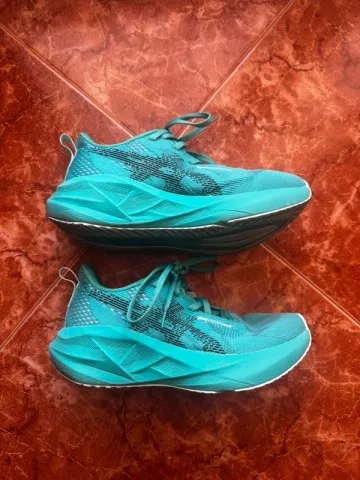 Brugt Asics Novablast 5 bike — billede 2 af 4