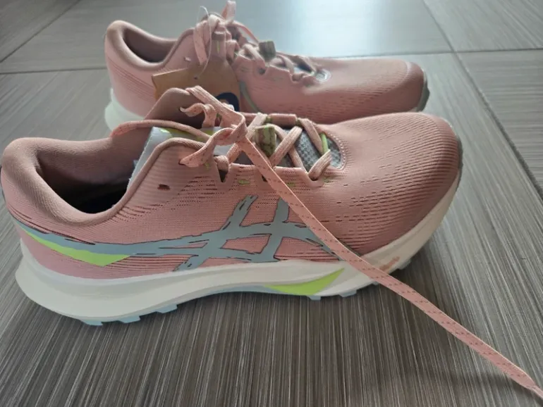 Used Asics Fuji Lite 6 bike — image 1 of 8
