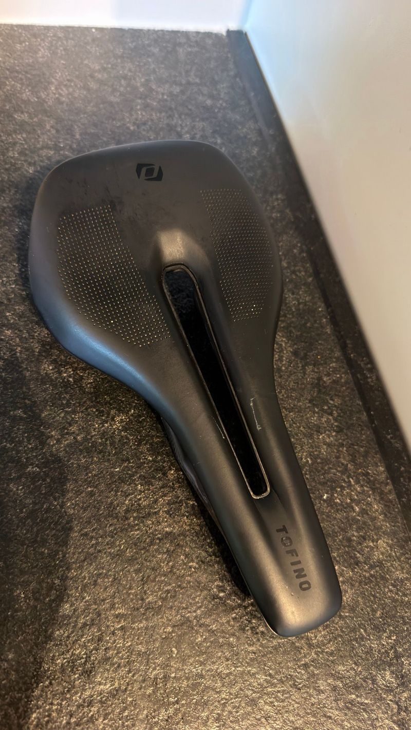 Syncros Tofino R 1.0 Cut Out Carbon 2025 Saddles & Seatposts d'occasion