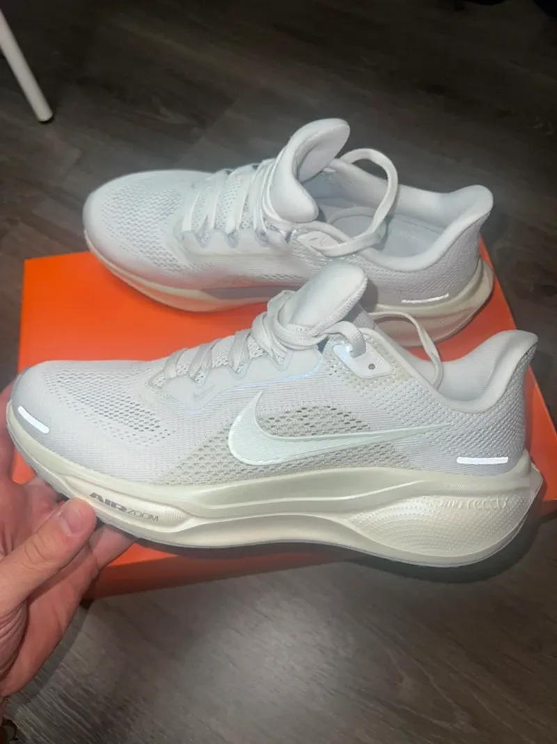 Used Pegasus 41 Running Shoes