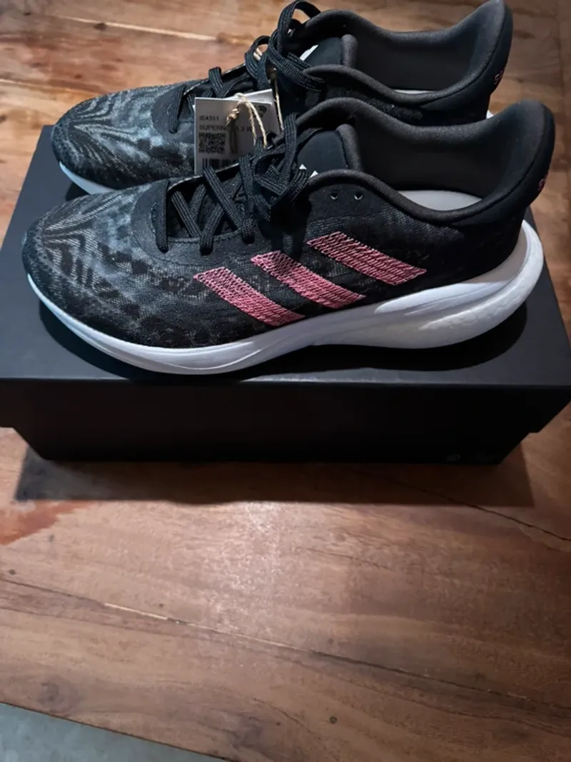 Used Adidas Super Nova 3 Running Shoes