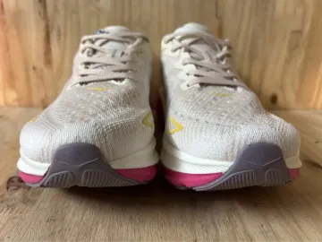 Tweedehands Hoka Clifton 9 bike — afbeelding 3 van 9