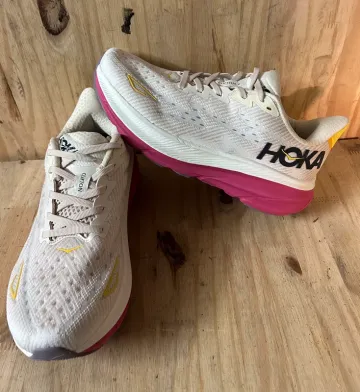 Tweedehands Hoka Clifton 9 bike — afbeelding 1 van 9