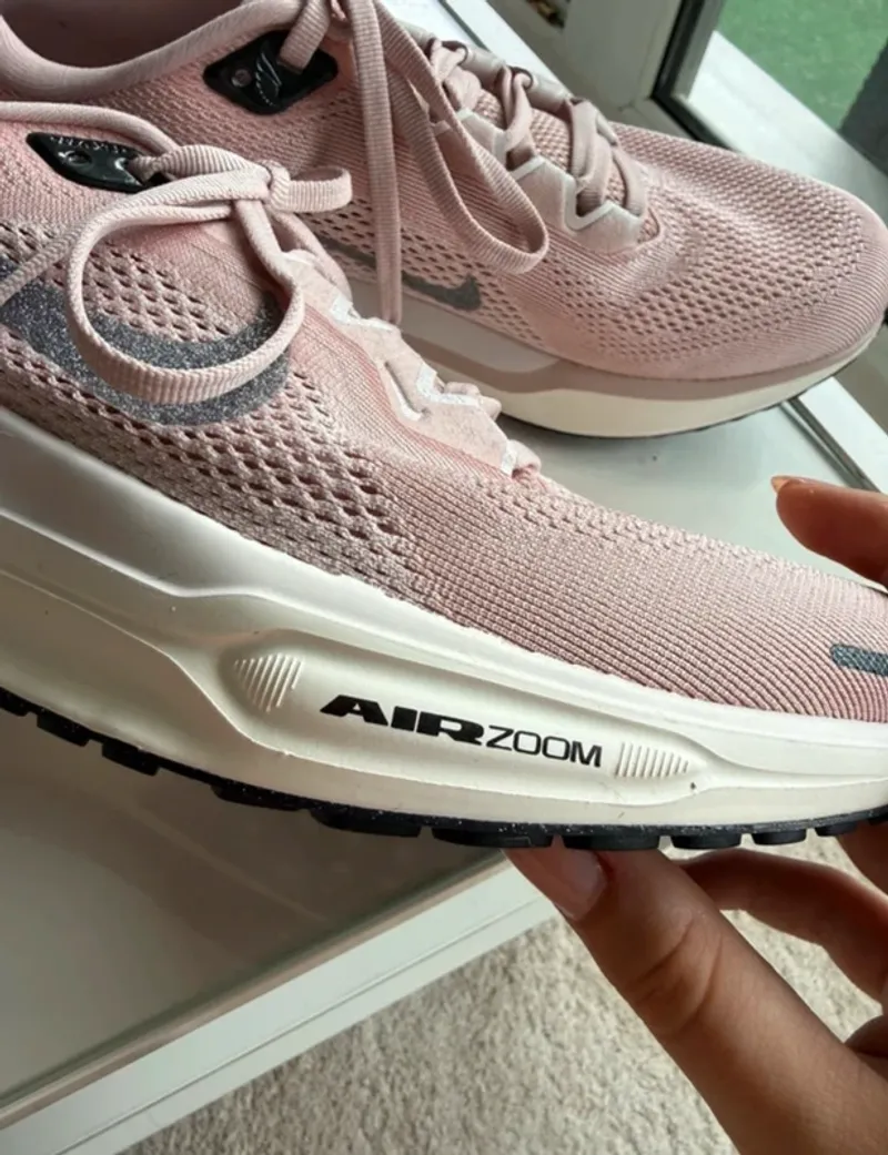 Used Pegasus Air Zoom 42 Running Shoes