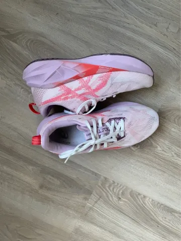Asics Novablast 5 bike d'occasion — image 7 sur 7