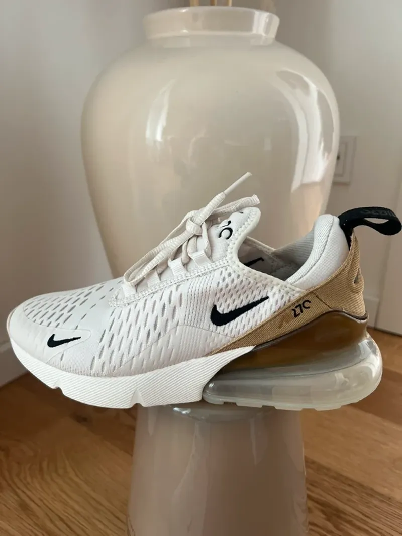 Used Nike Air Max 270 Running Shoes