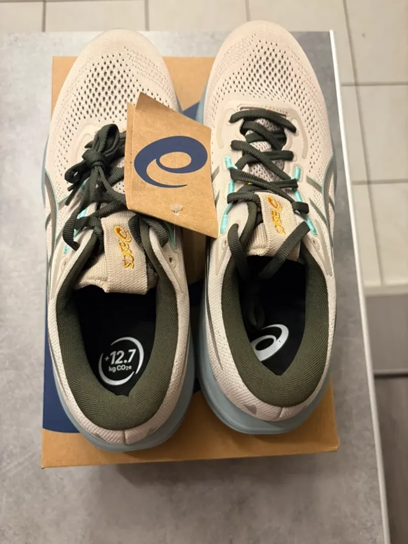 Used Asics Gel Cumulus 28 Running Shoes