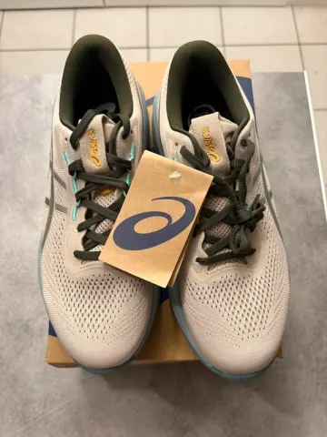 Tweedehands Asics Gel Cumulus 28 bike — afbeelding 4 van 4