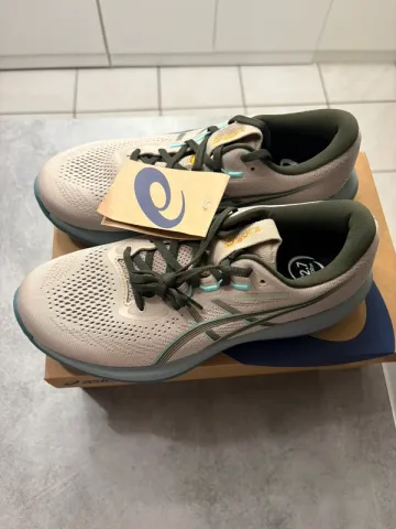 Tweedehands Asics Gel Cumulus 28 bike — afbeelding 2 van 4