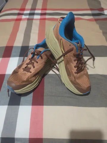 Tweedehands Hoka Challenger 8 bike — afbeelding 1 van 6