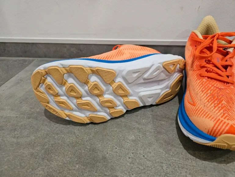 Used Hoka Clifton 9 bike — image 4 of 5