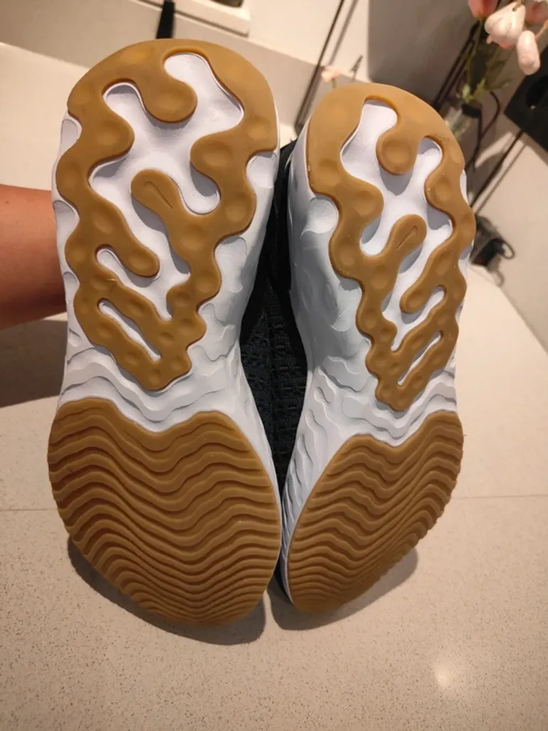 Použité White React Phantom Run Flyknit 2 2021 bike — obrázek 9 z 9