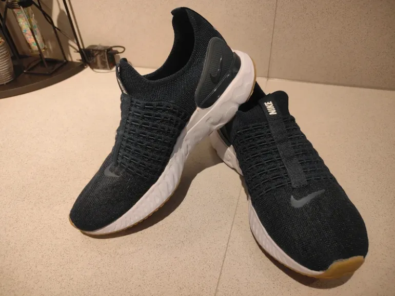 Použité White React Phantom Run Flyknit 2 2021 bike — obrázek 2 z 9