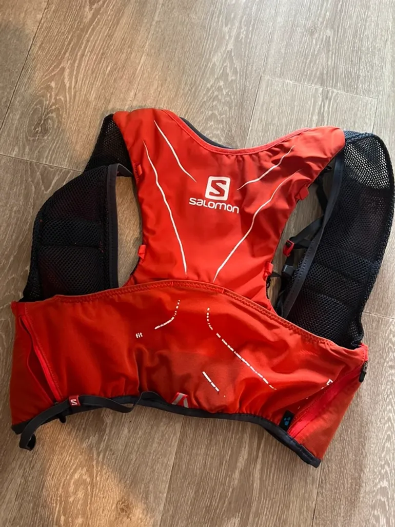 Used Salomon Running/Trail Hydration Vest bike — image 3 of 4