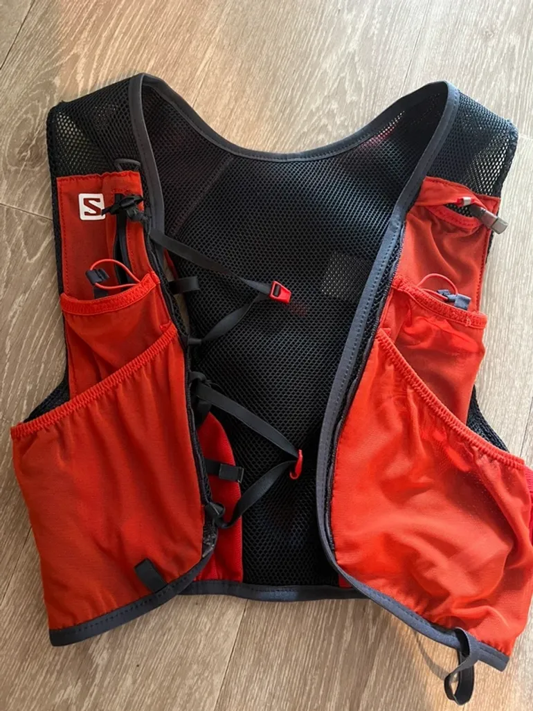 Used Salomon Running/Trail Hydration Vest bike — image 2 of 4
