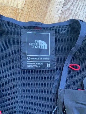 Used The North Face Summit Run 5L bike — image 2 of 6