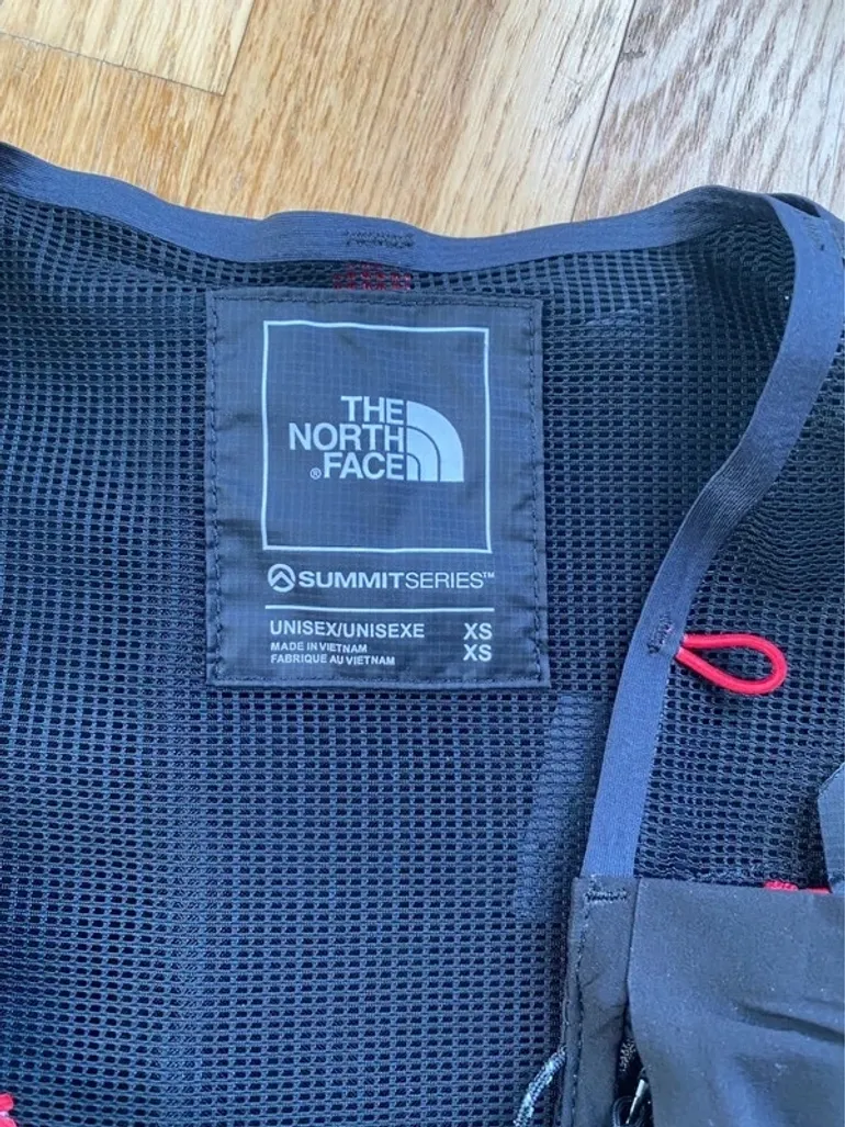 Used The North Face Summit Run 5L bike — image 2 of 6