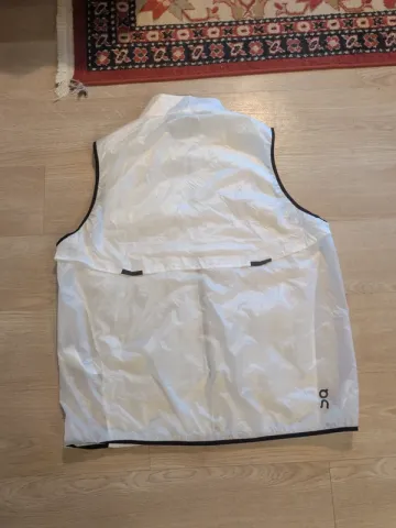 Used Lauf ON Running Weste bike — image 5 of 5