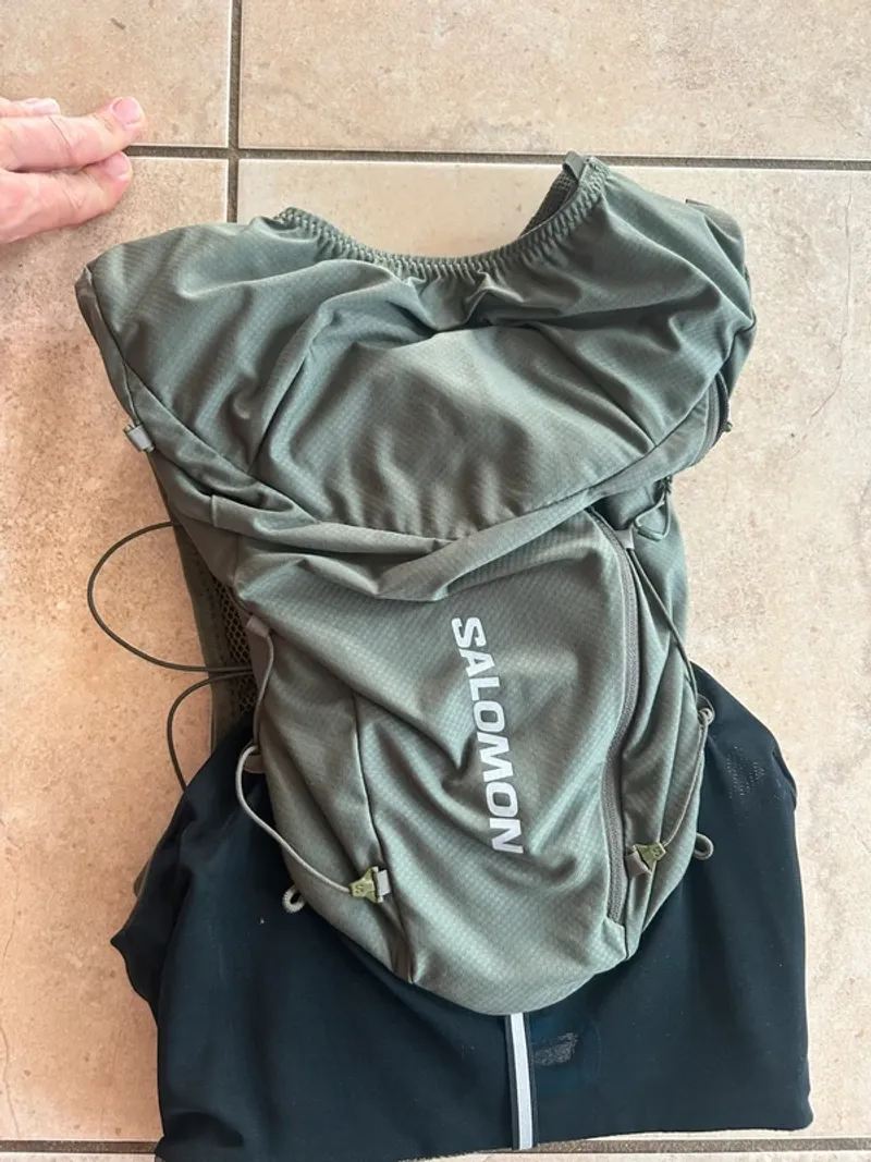Used Salomon Adv Skin 12 Running Accessories