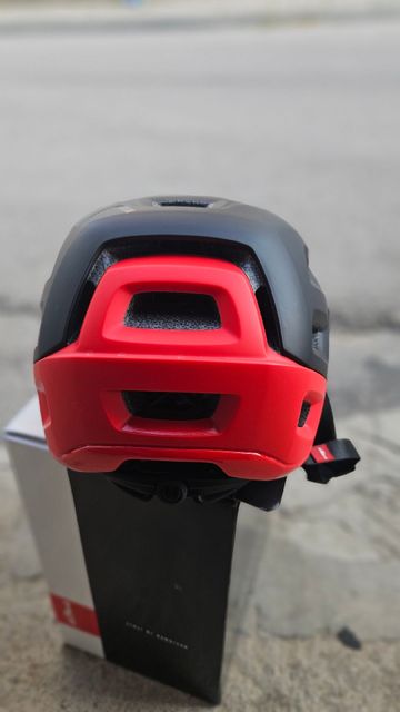Used MET Roam Halmet 2025 bike — image 3 of 4