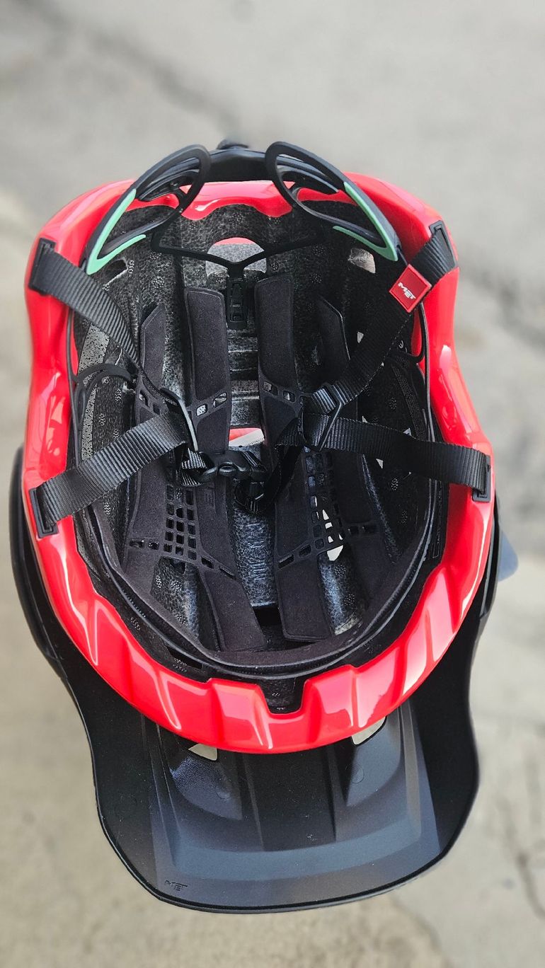 Used MET Roam Halmet 2025 bike — image 2 of 4