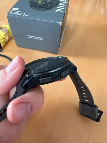 Used Garmin Instinct 3 AMOLED 50mm bike — image 4 of 6