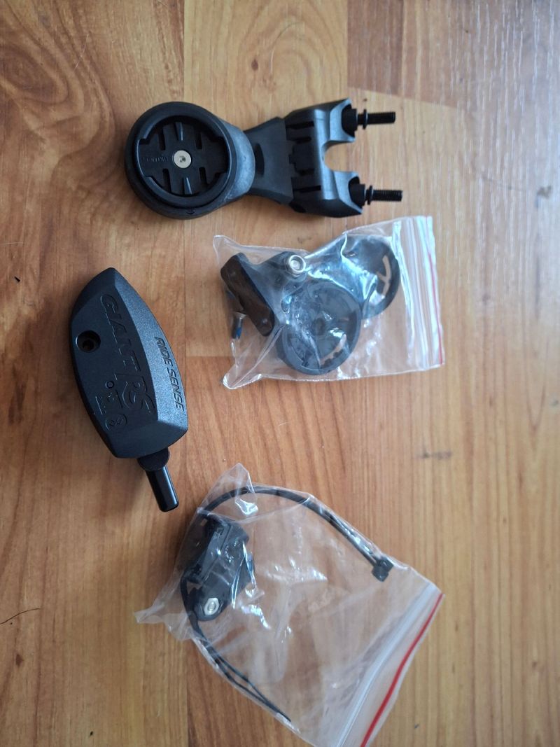 Used Giant Computer Mount + Ridesense Sensor Cycling Accessories