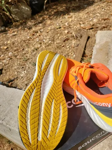 Saucony Triumph 22 bike usato — immagine 7 di 10