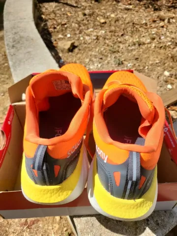 Saucony Triumph 22 bike usato — immagine 4 di 10