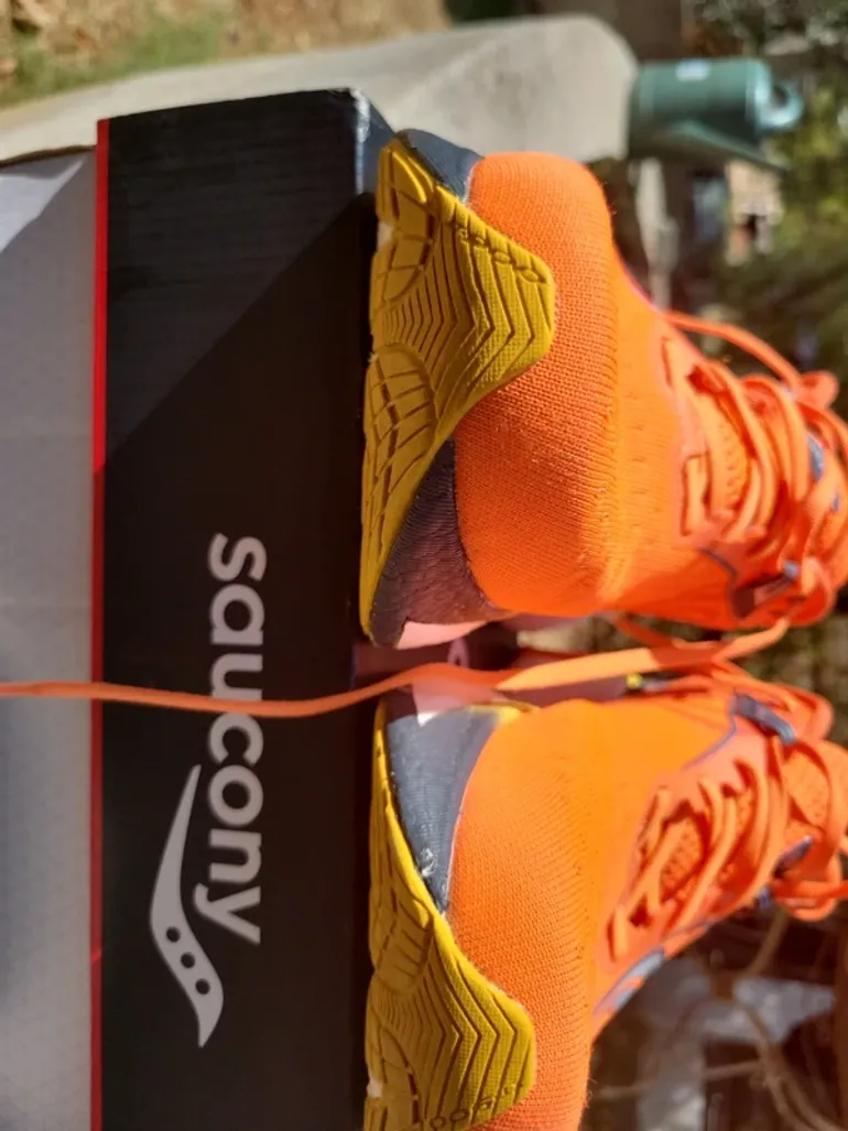 Saucony Triumph 22 bike usato — immagine 10 di 10
