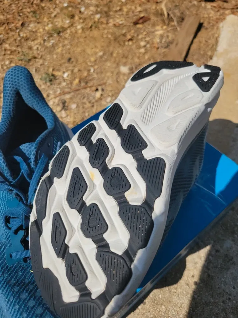 Used Hoka Clifton 9 bike — image 8 of 11
