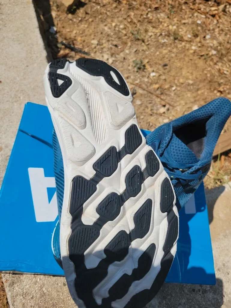 Used Hoka Clifton 9 bike — image 6 of 11