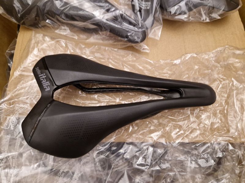 Gebrauchtes Selle Italia SLR Carbonio 2026 Saddles & Seatposts