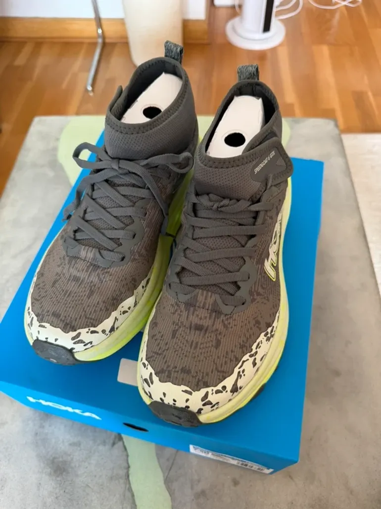 Used Hoka Speedgoat 6 Mid Gore-Tex bike — image 6 of 6